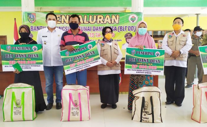 Pantau Penyaluran BLT-DD di Peterongan, Bupati Jombang Teleconference dengan Gubernur Jatim Pantau Penyaluran BLT-DD di Peterongan, Bupati Jombang Teleconference dengan Gubernur Jatim