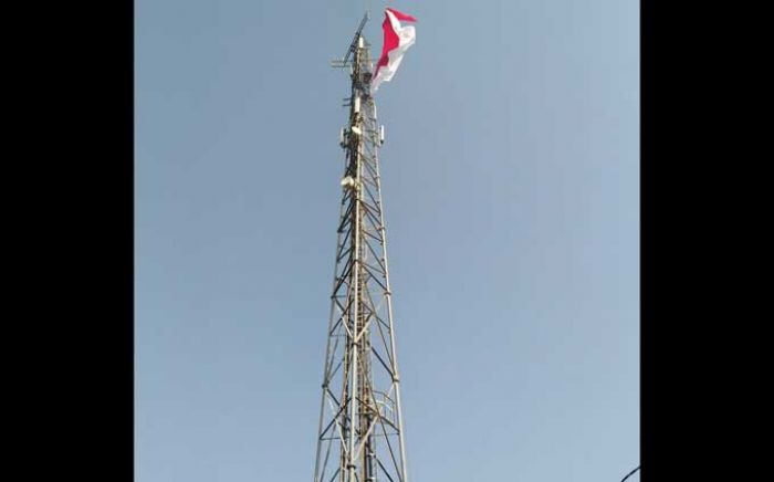 Kodim 0817 Gresik Kibarkan Merah Putih Raksasa di Puncak Bukit Putri Cempo Kodim 0817 Gresik Kibarkan Merah Putih Raksasa di Puncak Bukit Putri Cempo
