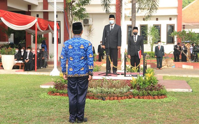Upacara Peringati HUT ke-77, Gus Ipul: Banyak Kontribusi Jawa Timur untuk Indonesia Upacara Peringati HUT ke-77, Gus Ipul: Banyak Kontribusi Jawa Timur untuk Indonesia