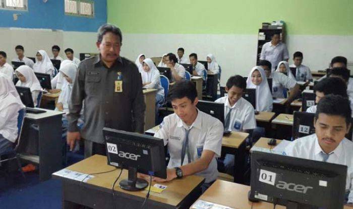 Hampir Tak Ada Kendala, Diknas Sidoarjo Target Tahun Depan Semua SLTA Gelar UNBK Hampir Tak Ada Kendala, Diknas Sidoarjo Target Tahun Depan Semua SLTA Gelar UNBK