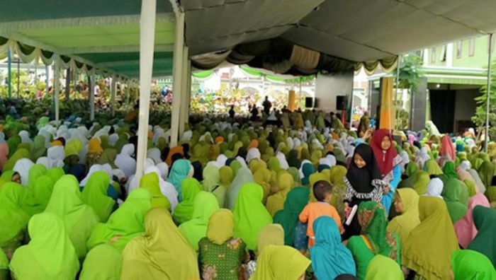 Di Depan Ribuan Muslimat NU, Kiai Asep: Kalimat Laahawla Tangkal Virus Corona