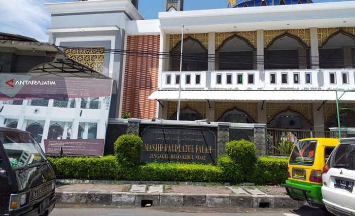Pemkot Surabaya akan Ubah Masjid jadi Tempat Olahraga, Armuji: Saya yang Pertama Menolak Pemkot Surabaya akan Ubah Masjid jadi Tempat Olahraga, Armuji: Saya yang Pertama Menolak