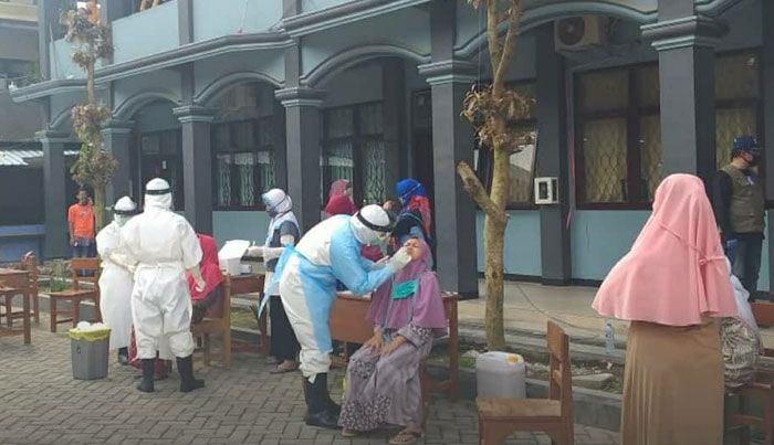 Di-support Pusat dan Pemprov, Pemkab Banyuwangi Gerak Cepat Tangani Klaster Ponpes Di-support Pusat dan Pemprov, Pemkab Banyuwangi Gerak Cepat Tangani Klaster Ponpes