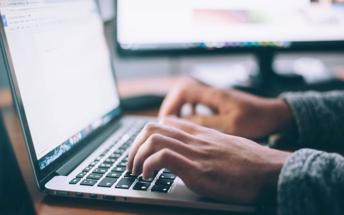 5 Rekomendasi Laptop Terbaik 2022, Beserta Tips Memilihnya 5 Rekomendasi Laptop Terbaik 2022, Beserta Tips Memilihnya