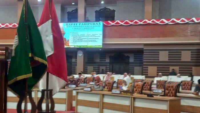 DPRD Kabupaten Mojokerto Bahas Pertanggungjawaban APBD 2024 dan RPJMD 2025-2029 di Rapat Paripurna DPRD Kabupaten Mojokerto Bahas Pertanggungjawaban APBD 2024 dan RPJMD 2025-2029 di Rapat Paripurna