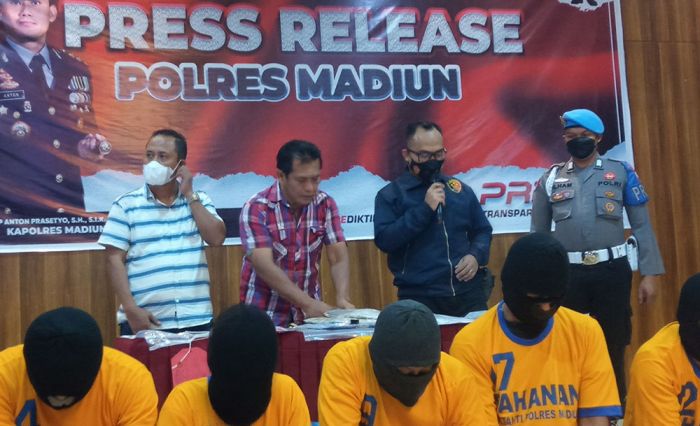 Iseng, Motif Pemuda di Madiun Sebarkan Video Porno dengan Mantan Pacar Iseng, Motif Pemuda di Madiun Sebarkan Video Porno dengan Mantan Pacar