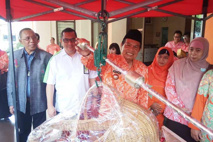 Wali Kota Mojokerto Terima Mobil Pintar dan Perlengkapan Posyandu dari Pertamina Wali Kota Mojokerto Terima Mobil Pintar dan Perlengkapan Posyandu dari Pertamina