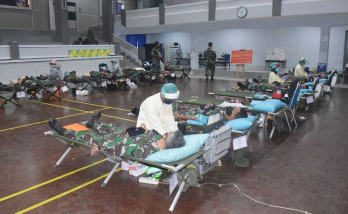 Stok Darah di PMI Menipis Akibat Pandemi Covid-19, Koarmada II Gelar Donor Darah Stok Darah di PMI Menipis Akibat Pandemi Covid-19, Koarmada II Gelar Donor Darah