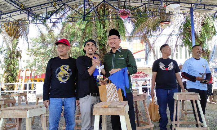Komunitas Pecinta Burung Dukung Mas Dion Maju Calon Bupati 2024 Komunitas Pecinta Burung Dukung Mas Dion Maju Calon Bupati 2024