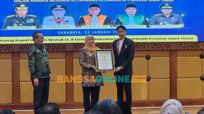 Perkuat Kepastian Hukum Keluarga. Gubernur Khofifah Teken MoU dengan PTA Surabaya