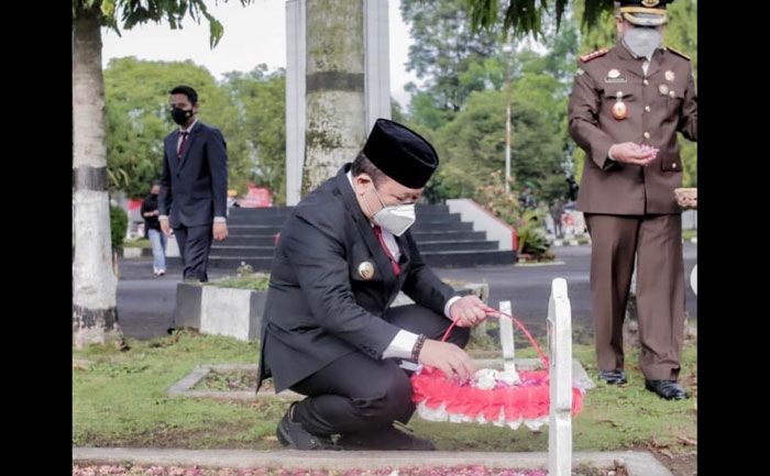 Peringati Hari Pahlawan, Bupati Hendy Ajak Masyarakat jadi Pahlawan bagi Keluarga Peringati Hari Pahlawan, Bupati Hendy Ajak Masyarakat jadi Pahlawan bagi Keluarga