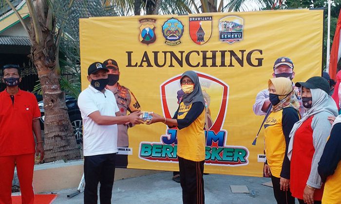 Anggota DPR RI Syafiuddin Apresiasi Program Jatim Bermasker Anggota DPR RI Syafiuddin Apresiasi Program Jatim Bermasker