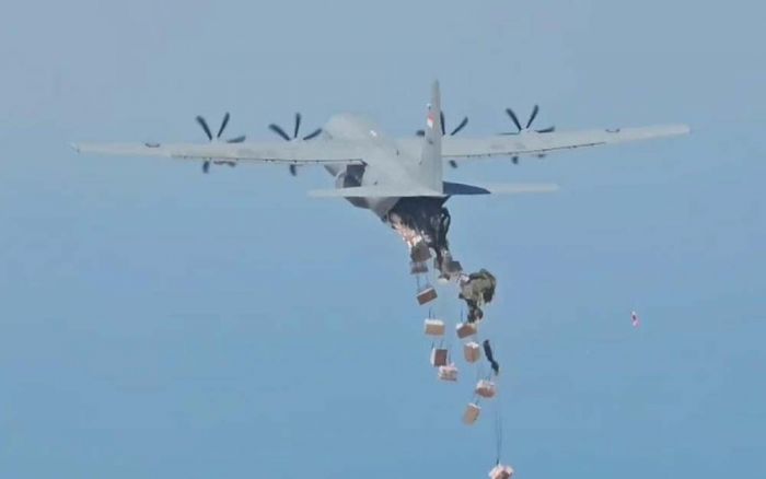 HUT ke-80 RI, Baznas Terjunkan Bantuan Seberat 80 Ton ke Gaza Lewat Airdrop