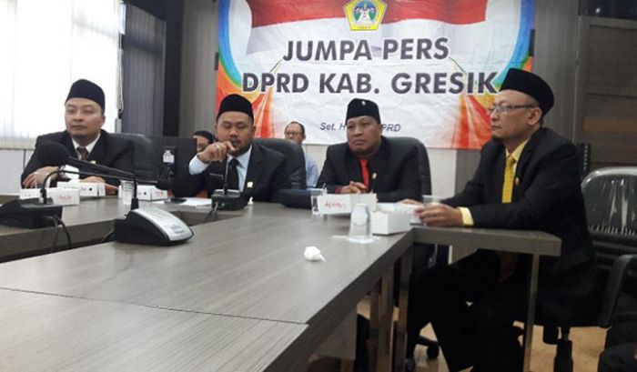 Tatib DPRD Gresik Izinkan Anggota Sidak di Luar AKD Tatib DPRD Gresik Izinkan Anggota Sidak di Luar AKD