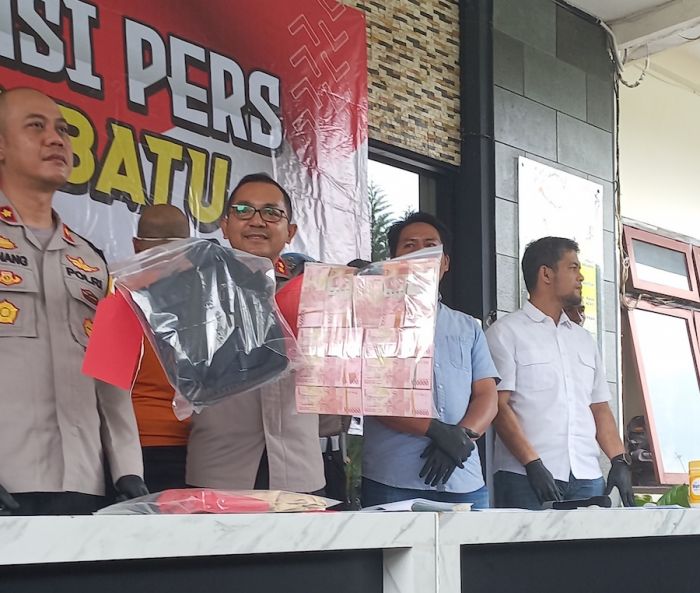 AJI dan PWI Malang Raya Desak Tindak Tegas Oknum Wartawan yang Lakukan Pemerasan di Kota Batu AJI dan PWI Malang Raya Desak Tindak Tegas Oknum Wartawan yang Lakukan Pemerasan di Kota Batu