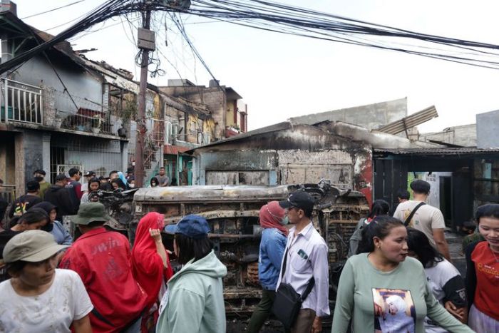 Keluarga Korban Kebakaran Depo Plumpang Peroleh Santunan Rp50 Juta dari Pertamina Keluarga Korban Kebakaran Depo Plumpang Peroleh Santunan Rp50 Juta dari Pertamina