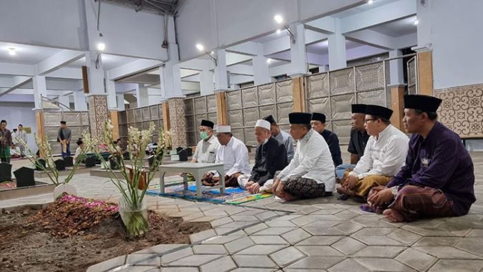 Sekjen PPP Ziarah ke Kompleks Pemakaman Pendiri dan Sesepuh Pondok Pesantren Lirboyo