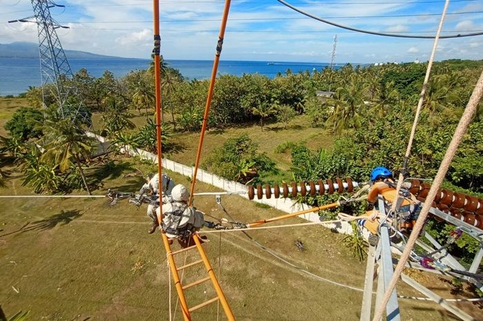 Amankan Suplai Listrik ke Bali, PLN UIT JBM Lakukan Pemeliharaan SUTT