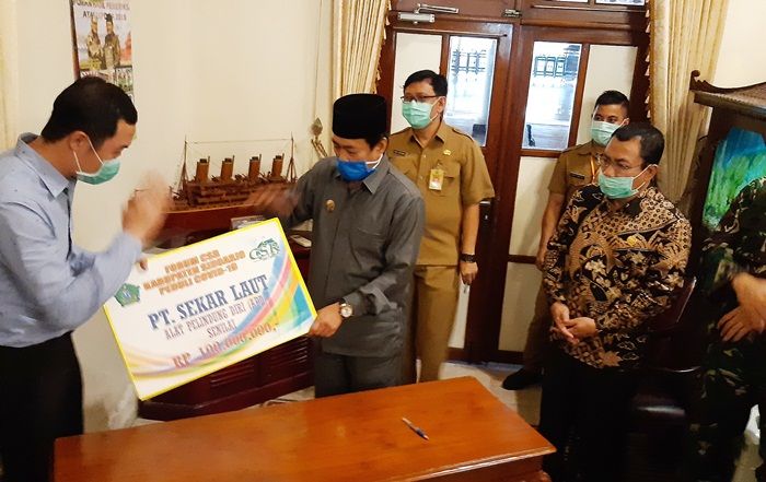 Peduli Wabah Corona, Sejumlah Perusahaan di Sidoarjo Serahkan Bantuan Lewat Pemkab Peduli Wabah Corona, Sejumlah Perusahaan di Sidoarjo Serahkan Bantuan Lewat Pemkab
