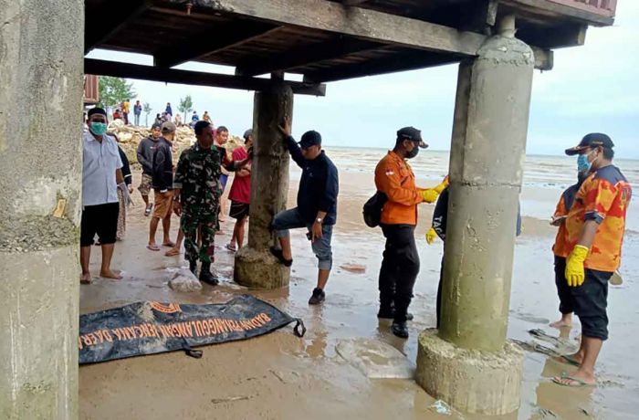 Geger! Mayat Mr X Tanpa Busana Terdampar di Pantai Tuban Geger! Mayat Mr X Tanpa Busana Terdampar di Pantai Tuban