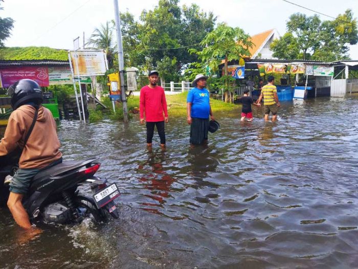 Banjir Luapan Kali Lamong di Cerme Berangsur Surut Banjir Luapan Kali Lamong di Cerme Berangsur Surut