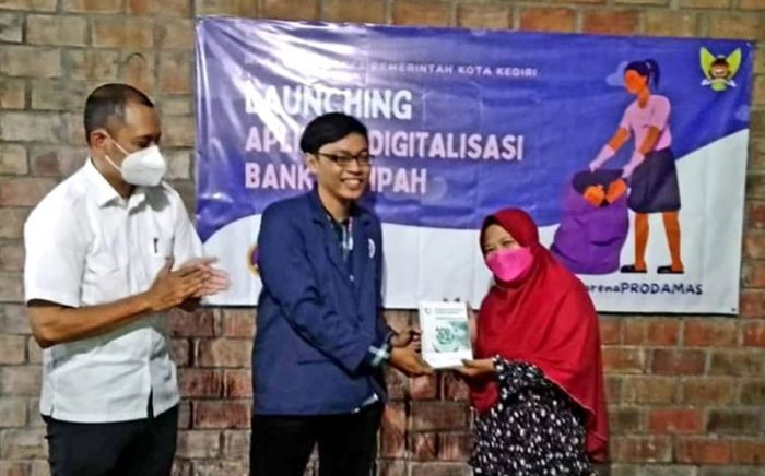 Kurangi Beban TPA, Peserta Magang Merdeka Pemkot Kediri Ciptakan Aplikasi Bank Sampah Kurangi Beban TPA, Peserta Magang Merdeka Pemkot Kediri Ciptakan Aplikasi Bank Sampah