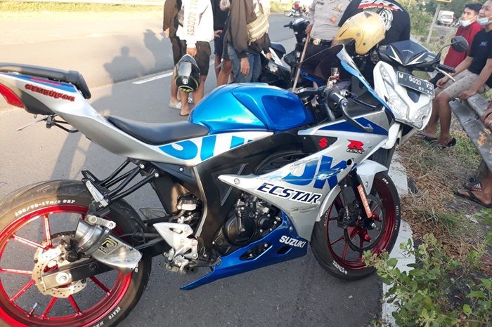 Terpelanting 50 Meter Tak Pakai Helm, Pemuda di Sidoarjo Tewas Seketika Terpelanting 50 Meter Tak Pakai Helm, Pemuda di Sidoarjo Tewas Seketika
