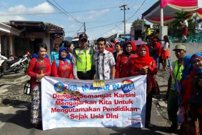 Dikawal Anggota Polsek Junrejo, Karnaval Warga Desa Torongrejo Berjalan Lancar Dikawal Anggota Polsek Junrejo, Karnaval Warga Desa Torongrejo Berjalan Lancar
