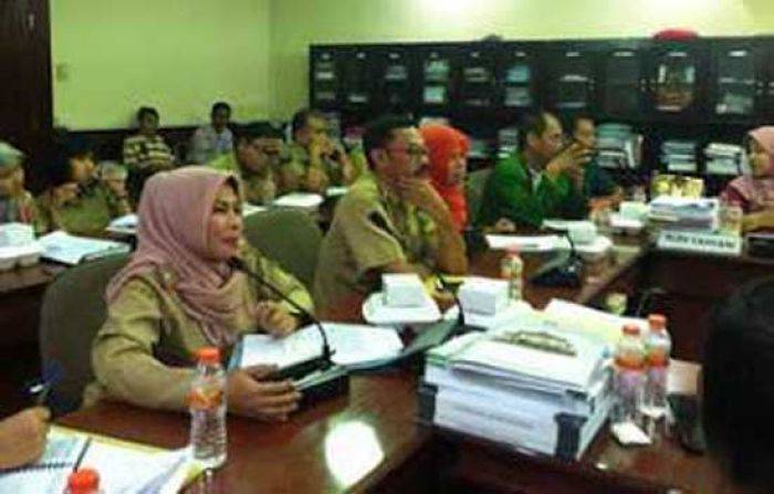 Polemik PKL di Jalan Jemursari VIII, Dinkop Minta Camat dan Lurah tak Ikut Campur Polemik PKL di Jalan Jemursari VIII, Dinkop Minta Camat dan Lurah tak Ikut Campur