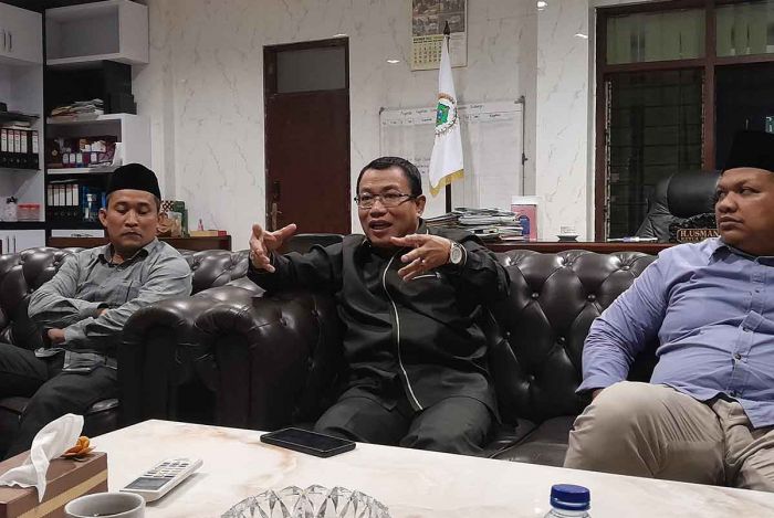 Pengesahan APBD 2023 Diwarnai Aksi WO, Ketua DPRD Sidoarjo: Ini Dinamika Politik