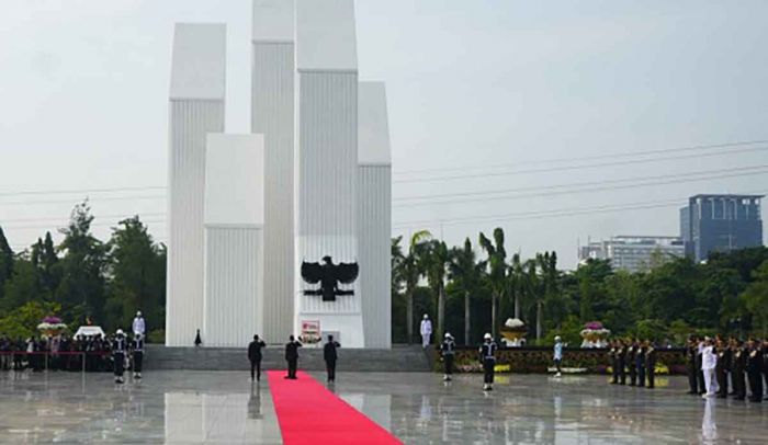 Menteri ATR/BPN Gelar Upacara Bersama Jajarannya saat Peringati Hari Pahlawan Menteri ATR/BPN Gelar Upacara Bersama Jajarannya saat Peringati Hari Pahlawan