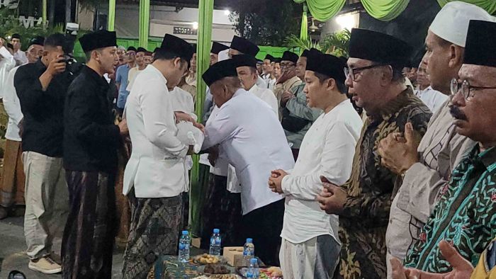 Aqiqah Cucu ke-20 Kiai Asep, Prof Ridwan Nasir Singgung Rabiah Al Adawiyah dan Khofifah Aqiqah Cucu ke-20 Kiai Asep, Prof Ridwan Nasir Singgung Rabiah Al Adawiyah dan Khofifah
