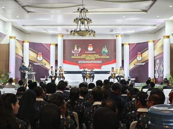 Debat Publik ke-2 Pilbup Nganjuk, Aushaf Fajr: Ungkap Visi-Misi dan Terobosan Tentang Desa Digdaya Debat Publik ke-2 Pilbup Nganjuk, Aushaf Fajr: Ungkap Visi-Misi dan Terobosan Tentang Desa Digdaya