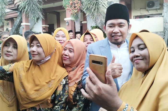Gus Mufa: Fakta, Khofifah Berhasil Turunkan Kemiskinan di Jawa Timur Gus Mufa: Fakta, Khofifah Berhasil Turunkan Kemiskinan di Jawa Timur