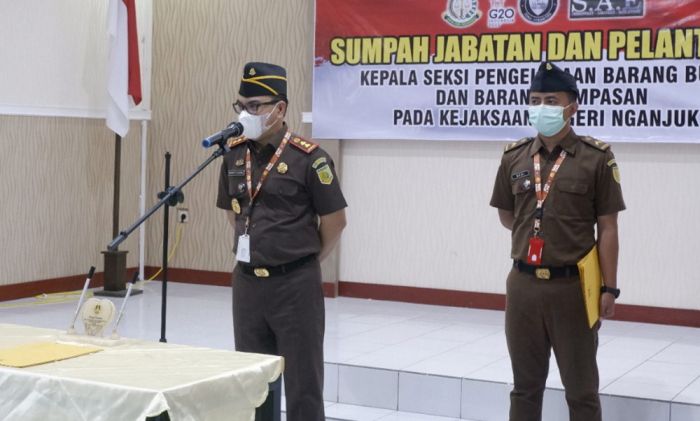 Kasi Pengelolaan BB dan Barang Rampasan Kejari Nganjuk Resmi Dilantik Kasi Pengelolaan BB dan Barang Rampasan Kejari Nganjuk Resmi Dilantik