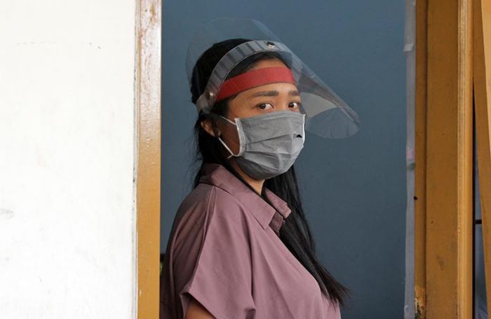 Face Shield Buatan Warga Kota Kediri Hasil Pekerjakan Warga Terdampak Covid-19 Face Shield Buatan Warga Kota Kediri Hasil Pekerjakan Warga Terdampak Covid-19