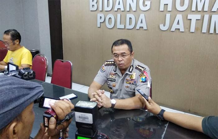 Polda Jatim Kirim Sampel DNA Keluarga Korban Lion Air Polda Jatim Kirim Sampel DNA Keluarga Korban Lion Air