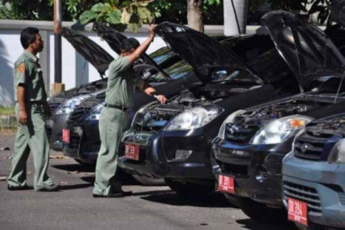 Pemkot Surabaya Larang PNS Pakai Mobil Dinas Saat Mudik Pemkot Surabaya Larang PNS Pakai Mobil Dinas Saat Mudik