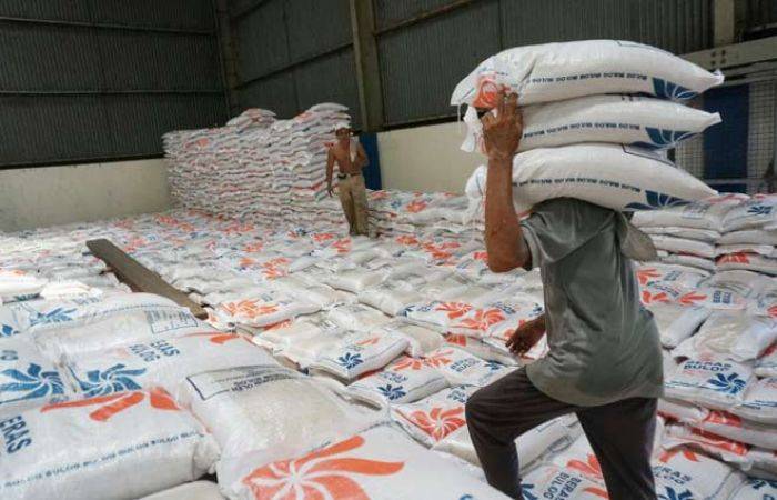Bulog Janji Perbaiki Kualitas Raskin di Jombang Bulog Janji Perbaiki Kualitas Raskin di Jombang