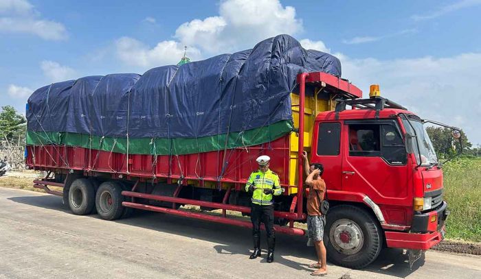 Satlantas Polres Tuban Tegur 1.300 Sopir Truk ODOL, Penindakan Dimulai 14 Juli 2025 Satlantas Polres Tuban Tegur 1.300 Sopir Truk ODOL, Penindakan Dimulai 14 Juli 2025