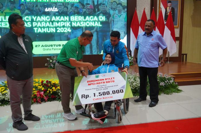 Pj Wali Kota Aries Lepas Atlet yang Wakili Kota Batu di PON XXI Aceh Sumut Pj Wali Kota Aries Lepas Atlet yang Wakili Kota Batu di PON XXI Aceh Sumut
