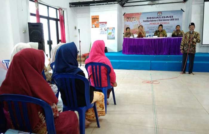 Bidik Pemilih Pemula, PPK Ujungpangkah Sosialisasi Pilgub Jatim dengan Tiga Bahasa Bidik Pemilih Pemula, PPK Ujungpangkah Sosialisasi Pilgub Jatim dengan Tiga Bahasa