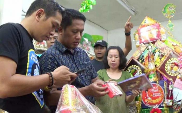 Toko Parcel di Wali Kota Mustajab Dirazia Tim Satgas Pangan Polrestabes Surabaya Toko Parcel di Wali Kota Mustajab Dirazia Tim Satgas Pangan Polrestabes Surabaya