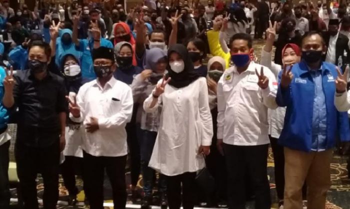 Enam Parpol Non-Parlemen Deklarasi Dukung Ipuk-Sugirah di Pilbup Banyuwangi Enam Parpol Non-Parlemen Deklarasi Dukung Ipuk-Sugirah di Pilbup Banyuwangi