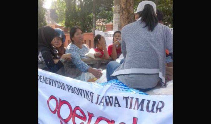 Bupati Mojokerto Dukung Operasi Pasar untuk Stabilkan Harga Bupati Mojokerto Dukung Operasi Pasar untuk Stabilkan Harga