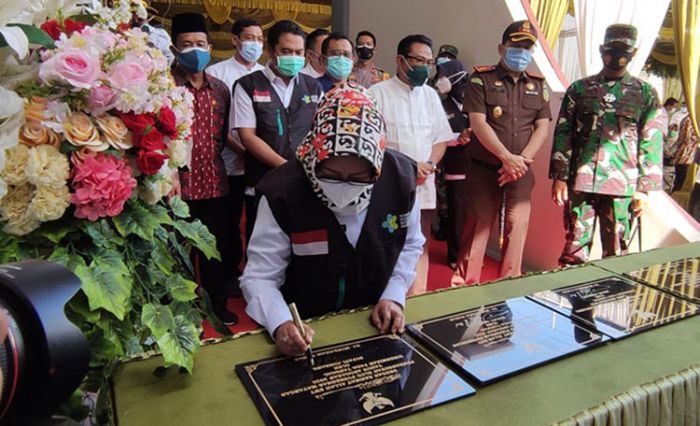 Luncurkan Vaksinasi Covid-19 Serentak, Bupati Jombang: Semoga Masyarakat Diberi Kesehatan Luncurkan Vaksinasi Covid-19 Serentak, Bupati Jombang: Semoga Masyarakat Diberi Kesehatan