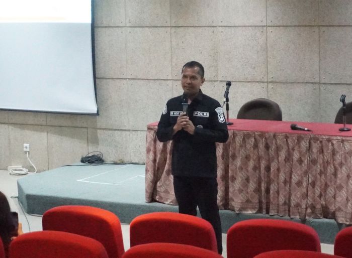 Kasi Humas Polresta Sidoarjo Beri Kuliah Umum Strategi Kehumasan Masa Pilkada 2024 Kasi Humas Polresta Sidoarjo Beri Kuliah Umum Strategi Kehumasan Masa Pilkada 2024