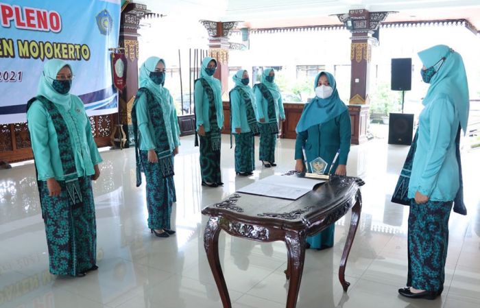 Ketua TP PKK Kabupaten Mojokerto Lantik 7 Ketua TP PKK Kecamatan Ketua TP PKK Kabupaten Mojokerto Lantik 7 Ketua TP PKK Kecamatan