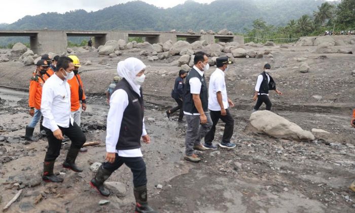 Tinjau Jembatan Dam yang Terputus di Lumajang, Gubernur Khofifah Upayakan Percepatan Rekonstruksi Tinjau Jembatan Dam yang Terputus di Lumajang, Gubernur Khofifah Upayakan Percepatan Rekonstruksi