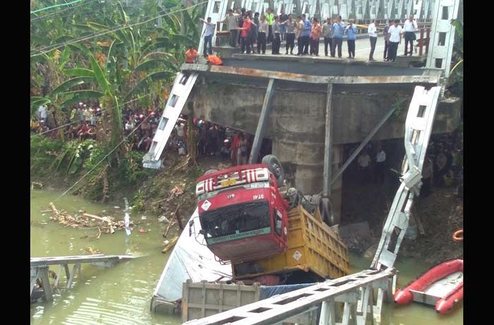 Berikut Daftar Korban Akibat Peristiwa Ambruknya Jembatan Widang-Babat Berikut Daftar Korban Akibat Peristiwa Ambruknya Jembatan Widang-Babat